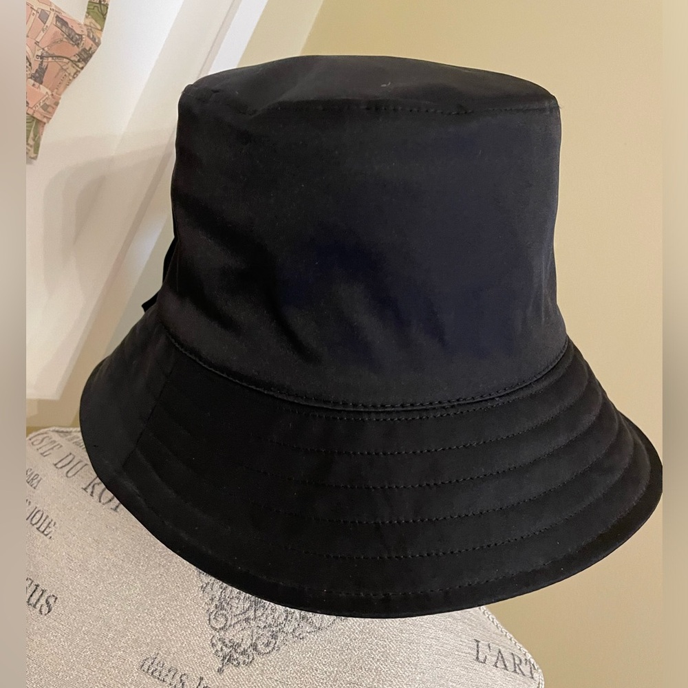 Beautiful hat. - Picture 4 of 6